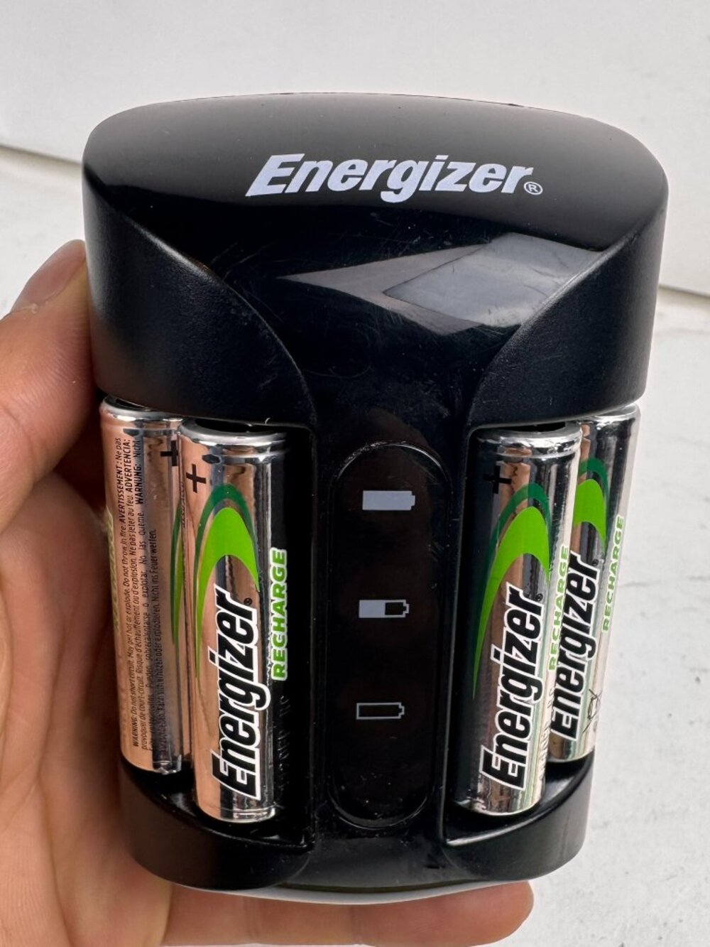 Energizer CHPRO-DE NiMH Battery Charger AA AAA Wall Plugw/4 Batteries Not Tested